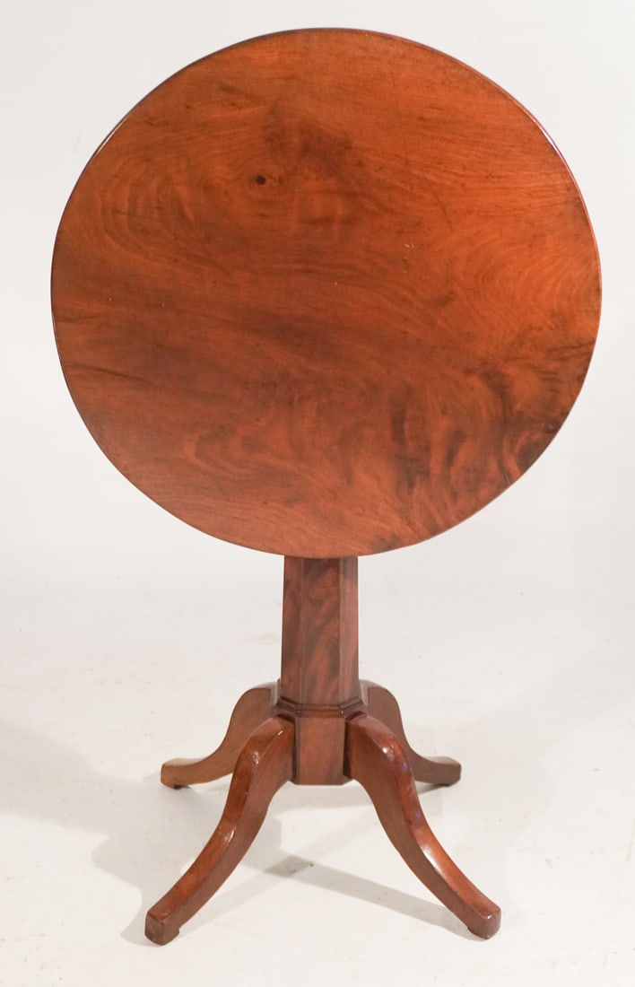 Handsome American Classical Figured Mahogany Tilt Top Tea Table or Game Table (1 of 3)