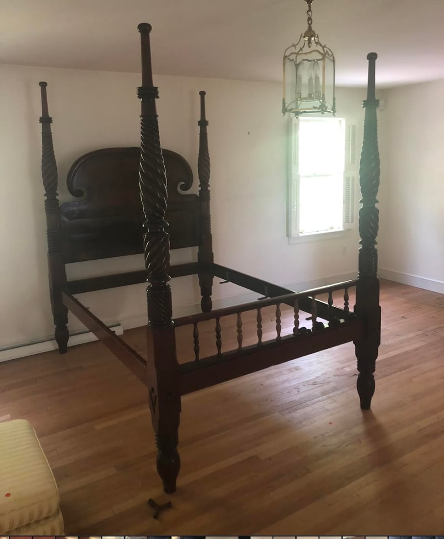 Handsome American Federal Turned & Carved Mahogany Plantation Bed: Circa 1820, likely Southern. Very handsome bed having excellent turned wood posts standing nice and tall which have not been cut down and with a removable headboard for summer months. H88 1/2" W55" L8