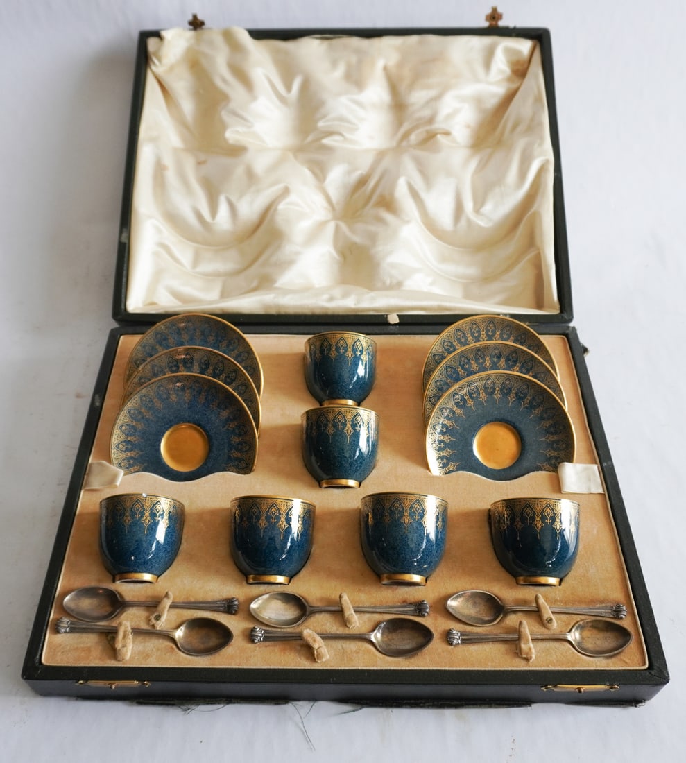 Fine Set English Royal Worcester Cased Tea Cups (1 of 5)