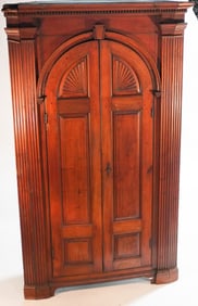 Exceptional Southern Chippendale Carved Walnut & Yellow Pine Corner Cabinet