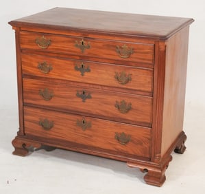 Excellent Southern Chippendale Figured Mahogany Chest of Drawers