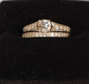 Very Fine 18k Gold & Diamond Wedding Band & Engagement Ring Suite