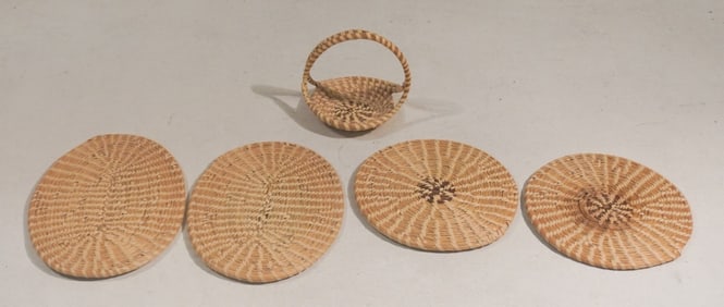 Collection South Carolina Woven Sweet Grass Pieces