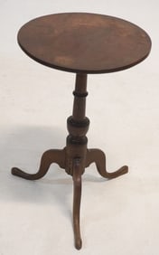 Fine American Queen Anne Mahogany Candle Stand
