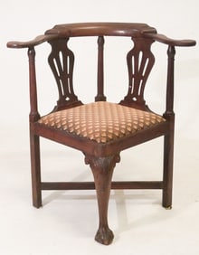 Excellent American Chippendale Carved Mahogany Corner Chair