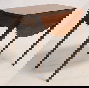 Handsome Southern Federal Inlaid Mahogany Pembroke Table: Circa 1800, likely Norfolk, Virginia origin. Very handsome table having notched corners at the top with rounded leaves having been nicely banded over the case boasting fine mixed wood inlay over taper