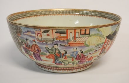 Excellent Large Antique Chinese Export Porcelain Punch or Center Bowl