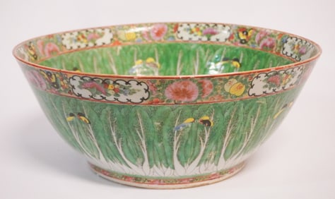 Handsome & Large Chinese Export Porcelain Canton Cabbage Leaf Bowl