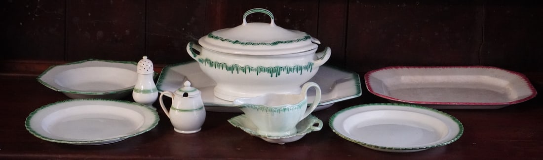 Fine Set Antique English Shell Edge Dinnerware (1 of 4)