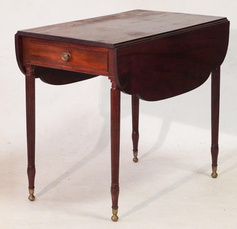 American Federal Mahogany Pembroke Table (1 of 3)
