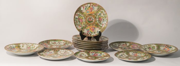 Fine Set Antique Chinese Rose Medallion Porcelain Dishes