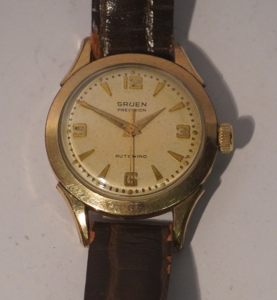 Handsome Gruen Art Deco Autowind Wrist Watch: Mid 20th century. Very handsome watch. The piece has been cleaned and is in working order here in the gallery. W1 1/2"