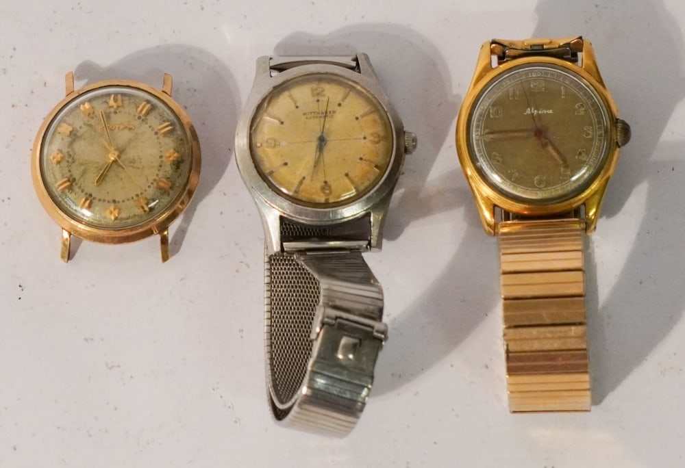 Mid Century Deco Gentleman's Wristwatches: Fine group including three various makers. One handsome Wittnauer Automatic, one Acutron and a handsome Alpina. Largest dial: W1 1/2" Sold from the collection of a Columbia lady and gentleman.