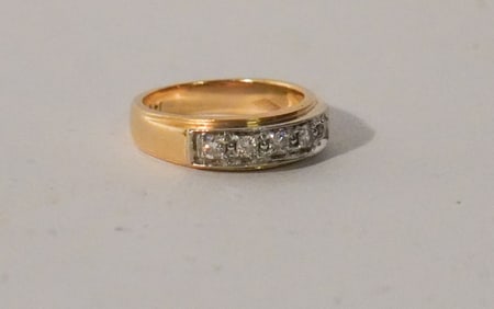 14k Gold & Diamond Ring