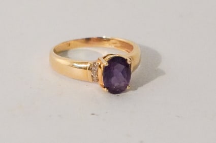 Charming 14k Gold Diamond & Amethyst Ring