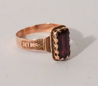 Antique Victorian 18k Gold & Ruby Ring