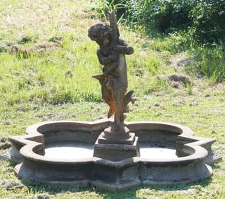 Classical Style Garden Fountain with Water Basin
