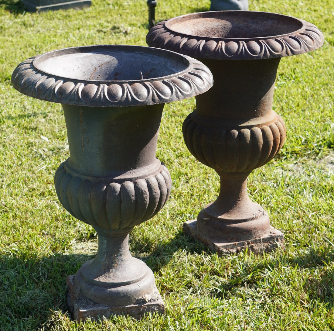 Fine Pair Antique Classical Cast Iron Garden Urns (1 of 4)