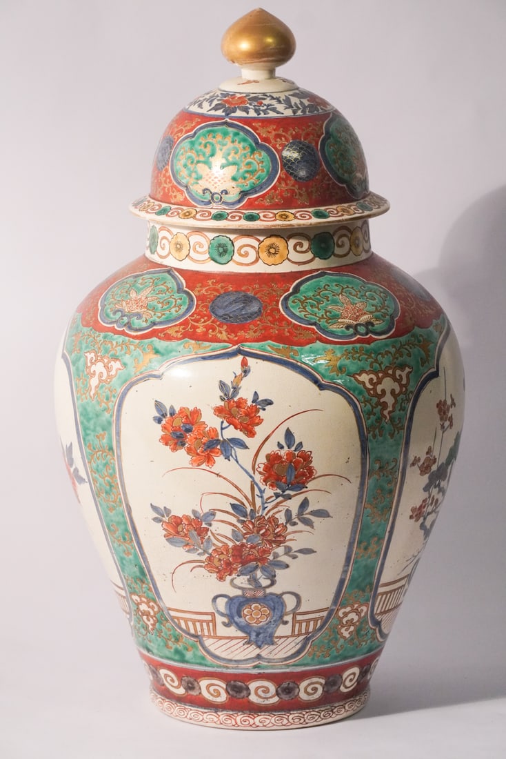 Excellent Antique Japanese Pottery Lidded Jar (1 of 5)