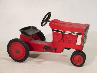 Original Vintage International Childs Pedal Toy Tractor