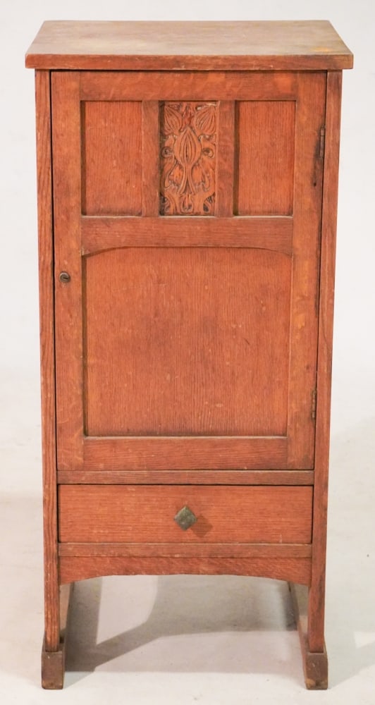 Arts & Crafts Period Oak Side Cabinet (1 of 3)