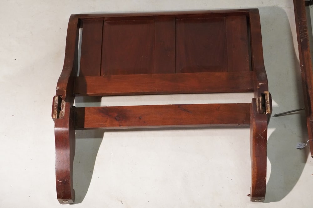 Handsome American Classical Mahogany Daybed: Circa 1840. Having sleigh form with a nice smaller size. Nicely grained headboards and facial surface. Very charming and sturdy piece, ready to be used. H35 1/4" D32 1/2" L85" Sold from the collection