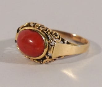 Excellent 14k Gold & Coral Cocktail Ring