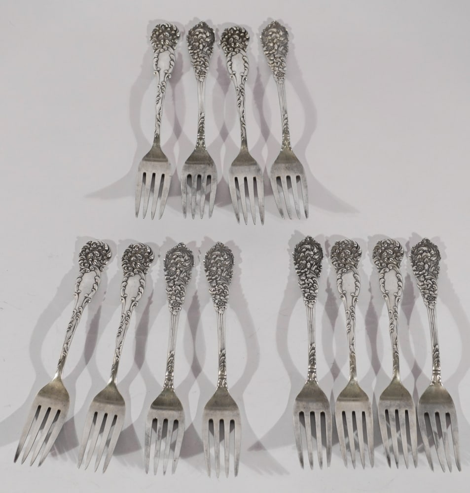 Excellent Set Sterling SilverTrajan pattern by Reed and Barton Pattern Dinner Forks (1 of 2)