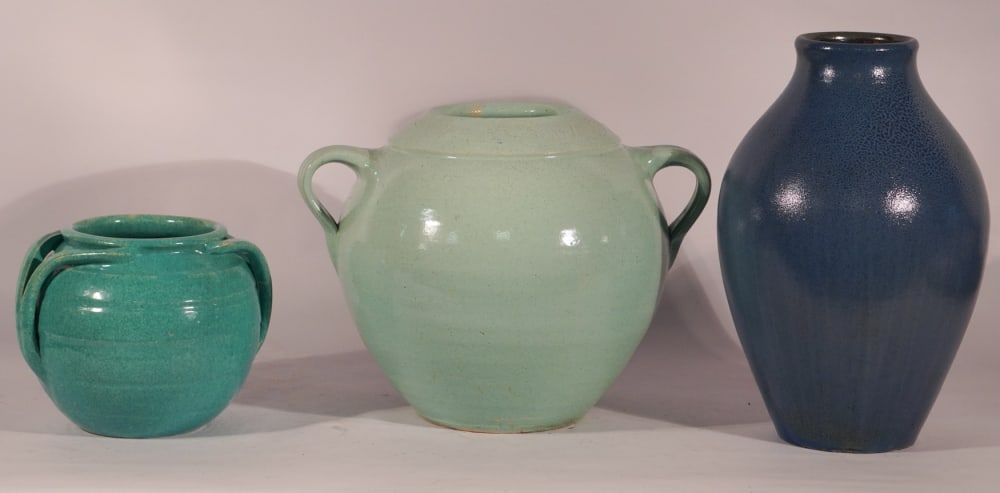 ExcellentCollection Vintage NC Art Pottery Vessels (1 of 4)