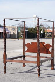 Exceptional Charleston, SC Federal Carved Mahogany Four Post Bed