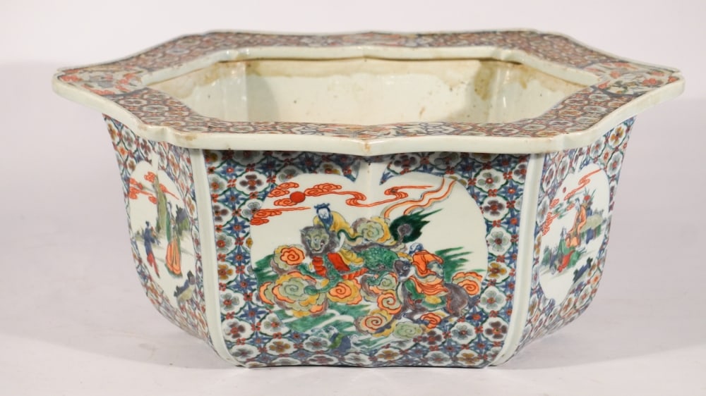 Excellent Antique Chinese Qing Period Porcelain Centerpiece (1 of 20)