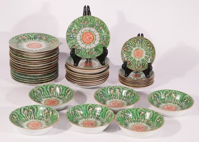 Fine Set Antique Chinese Export Cabbage Leaf Table Wares