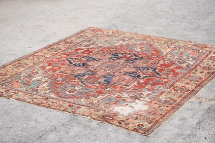 Excellent Antique Persian Serapi Carpet