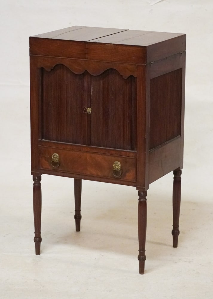 Very Fine American Federal Figured Mahogany Tambora WashStand (1 of 5)