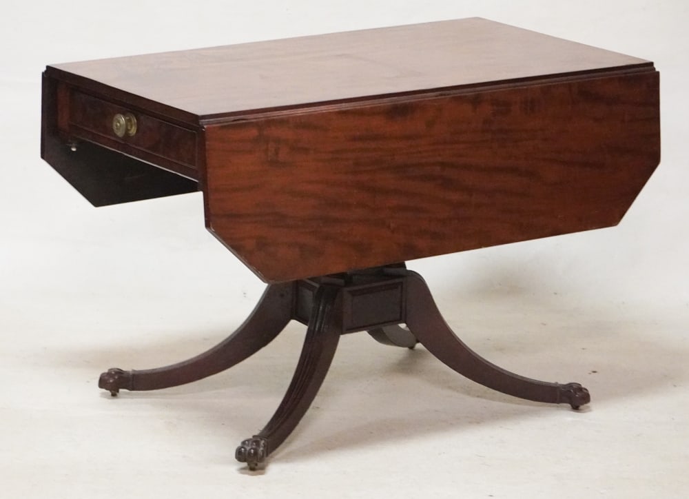 Excellent American Federal Carved & Figured Mahogany Breakfast Table (1 of 7)