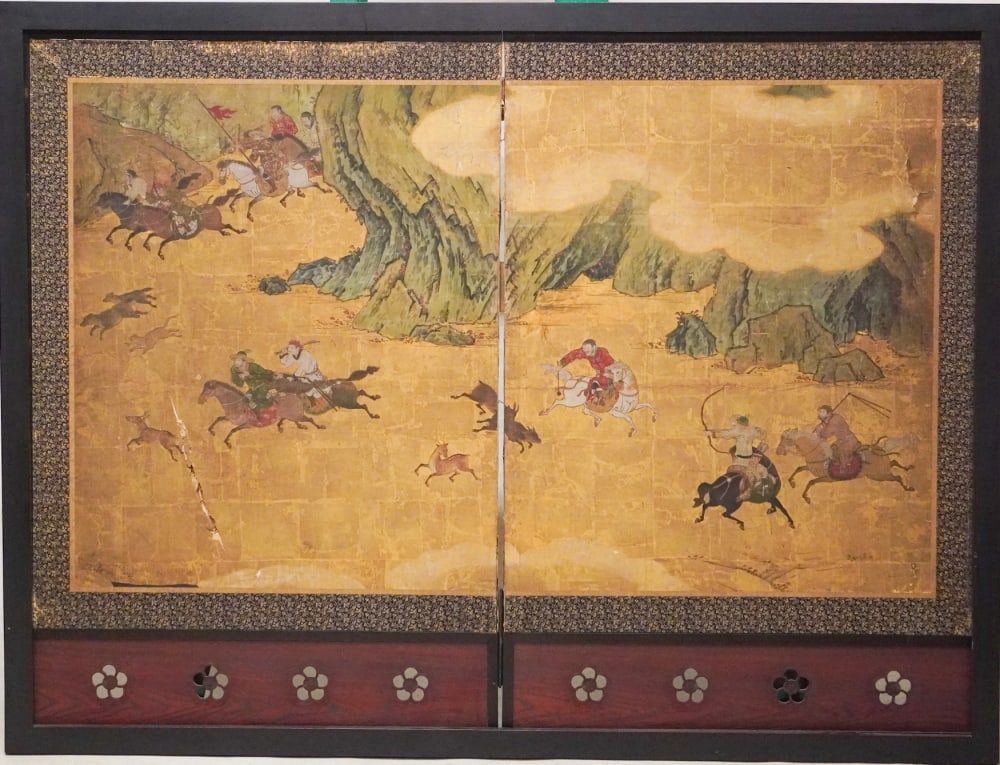 Antique Chinese Painted Folding Screens Framed as Wall Hanger: Qing period. Having been delicate and skillfully painted. Framed nicely for display in a hardwood frame. H42" W57" Sold from the collection of David Varnell and Paul Iwao of South Carolina and New Jer