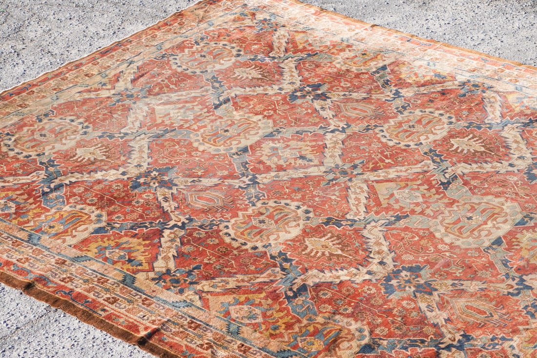 Exceptional Antique Persian Serapi Carpet - 7
