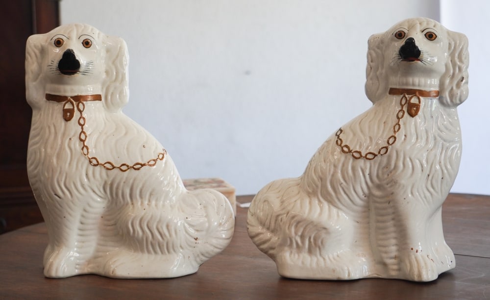 Handsome Pair Antique Staffordshire Pottery Spaniels (1 of 2)