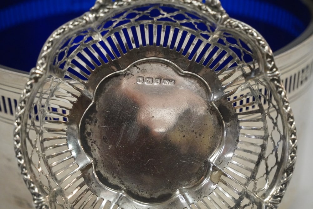 Two Charming Pieces Sterling Silver Table Articles - 3