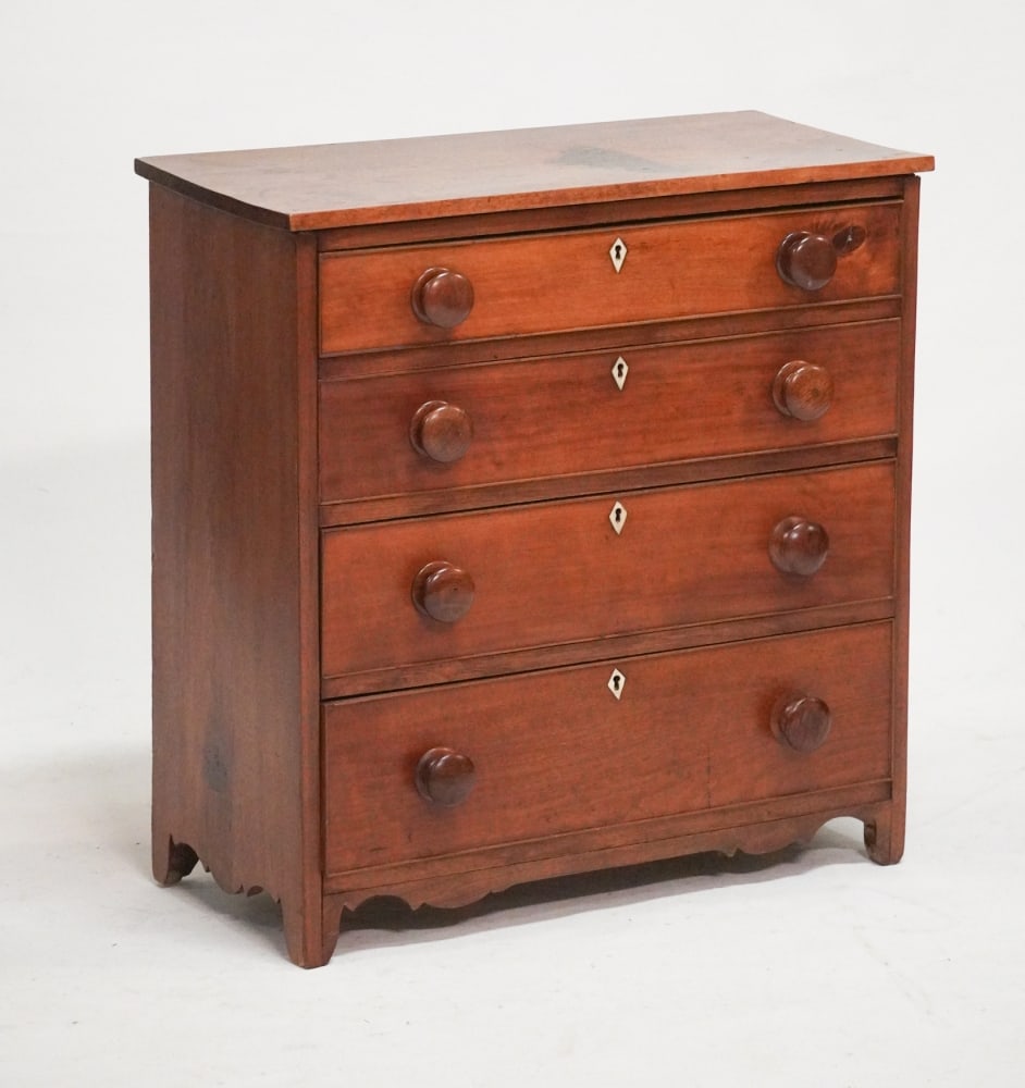 Handsome American Hepplewhite Walnut Bachelors Chest of Drawers (1 of 5)