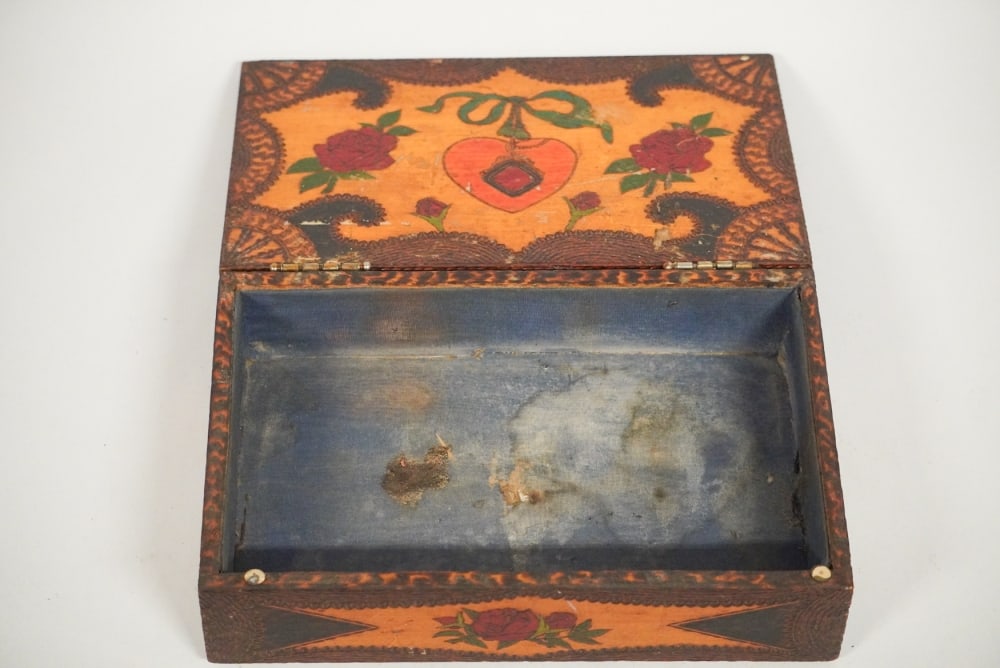 Handsome Tramp Art Pyrograph Box - 2