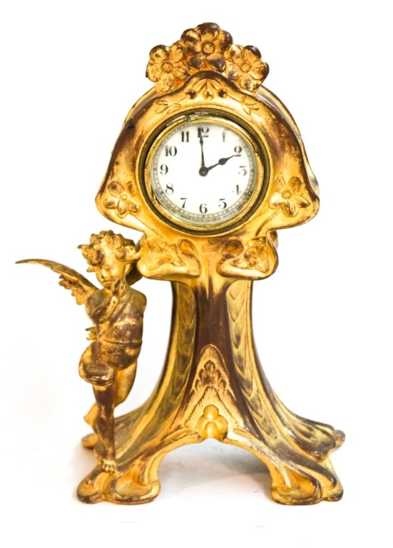 American Art Deco mantle clock, New Haven, CT: early 20th century. H11 5/8 W8" D4""