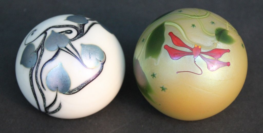 Orient & Flume and Lundberg Studios paperweights: white weight with vine and leaves, signed O&F,1976, and paper label; together with Lundberg Studios dragonfly on ivy vine, signed and dated 1979 #L5921218 Dia. 2 3/4"