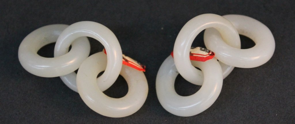 Pair of Chinese jade carved ring figures: Qing Period L1 3/4" W1"