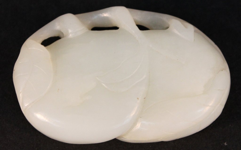 Chinese jade carving of peaches, Qing period: H1 1/2" W2 3/8" D1/2"