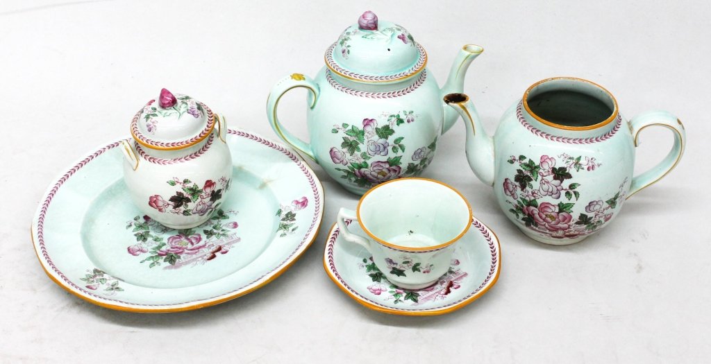 Collection Adams Calyx Ware (1 of 2)