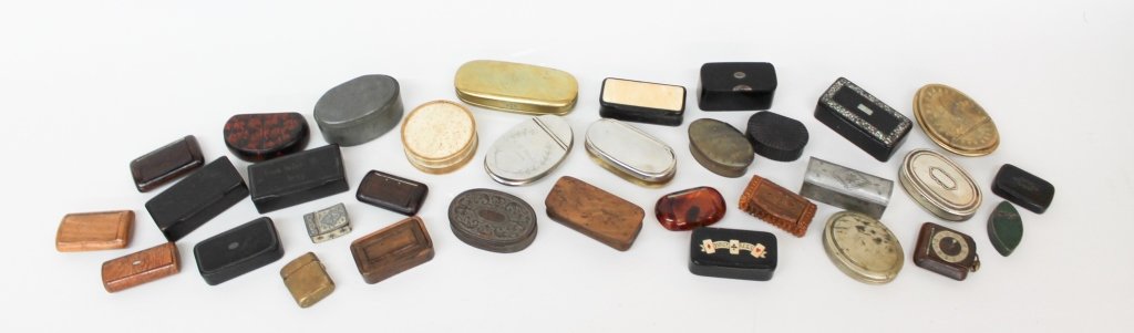 Collection Antique Snuff Boxes: American and Continental, 18th or 19th century. made of wood, brass and bone. 30 pieces. Private Collection of a Carolina Gentleman. No international shipping or sales of this lot. No shipping or sale