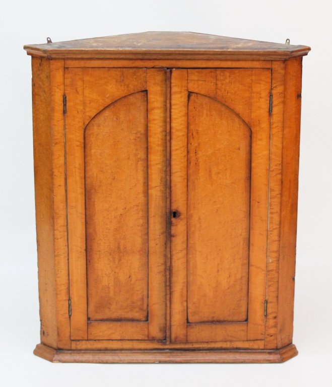 Figured Maple Hanging Corner Cupboard (1 of 3)