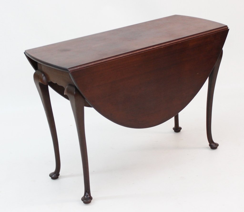 Queen Anne Style Mahogany Dining Table (1 of 1)