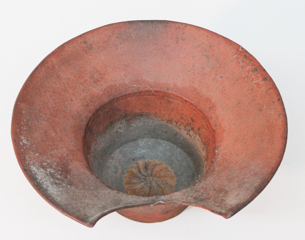 Antique American Tin Shaving Basin (1 of 2)